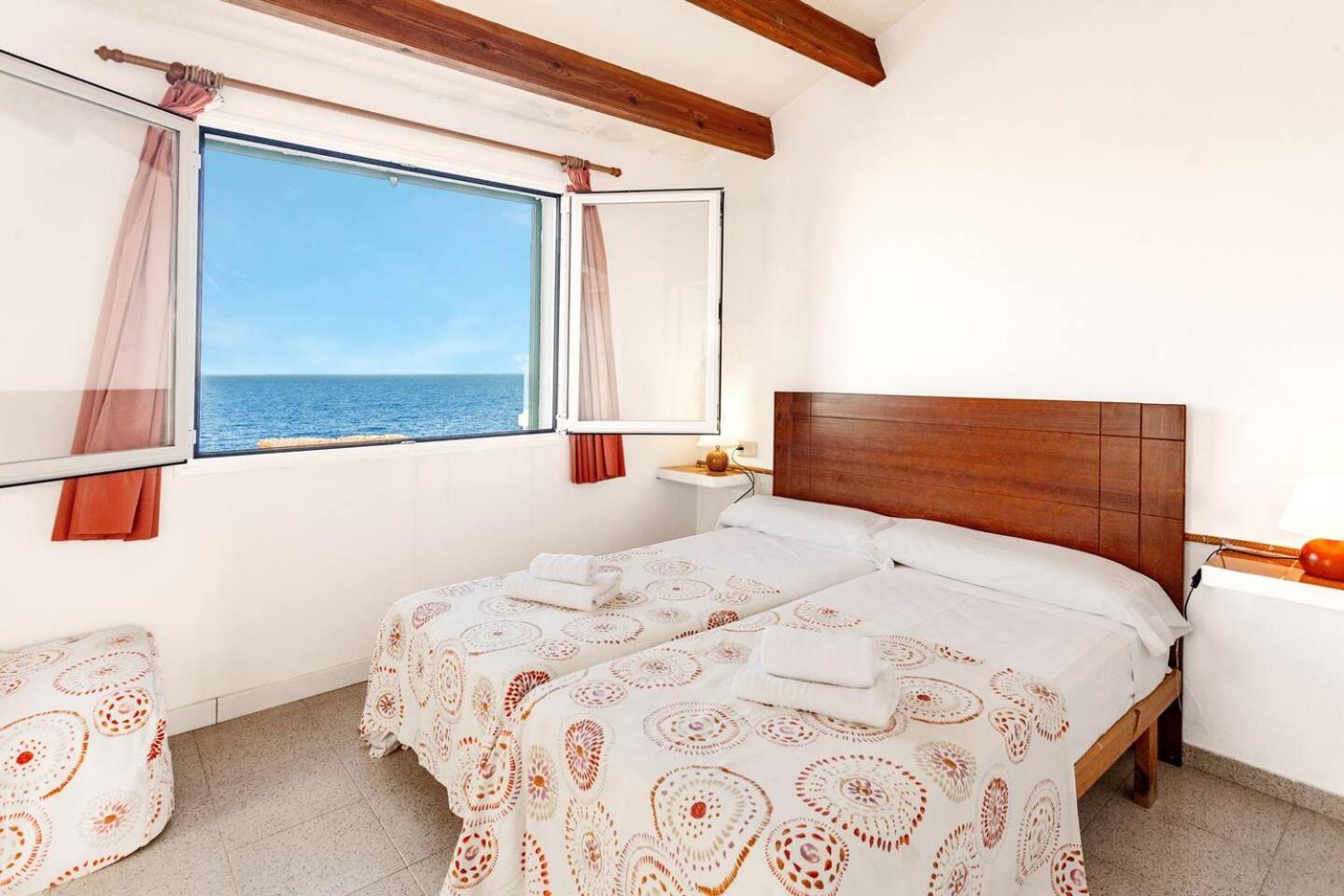 Villa Victor - Primera Linea Mar, Vista A Puesta De Sol 卡拉恩·布拉内斯 外观 照片