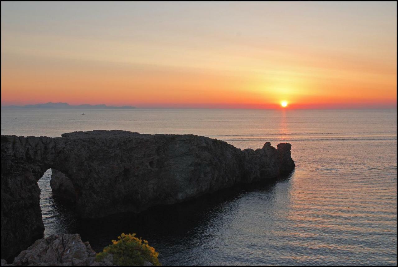 Villa Victor - Primera Linea Mar, Vista A Puesta De Sol 卡拉恩·布拉内斯 外观 照片